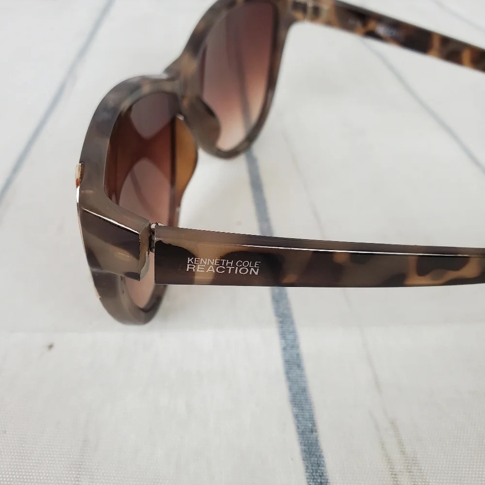 Kenneth Cole Reaction Brown Tortoise Shell Sunglasses - Picture 8 of 14